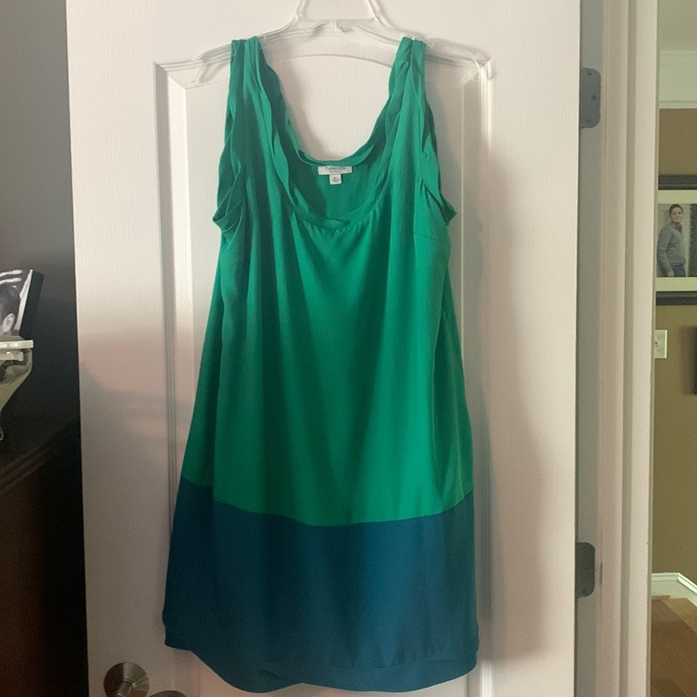 Sleeveless dress - color blocked green and blue